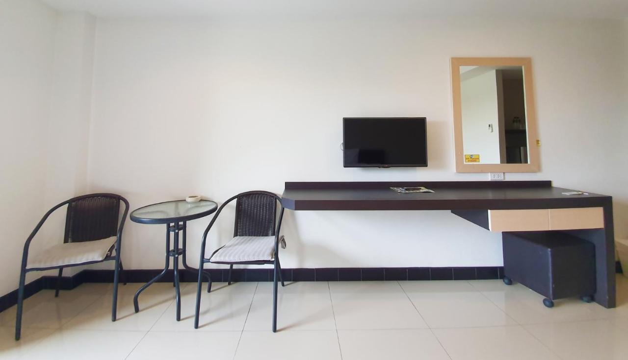 B Space Residence Nong Prue Exterior photo