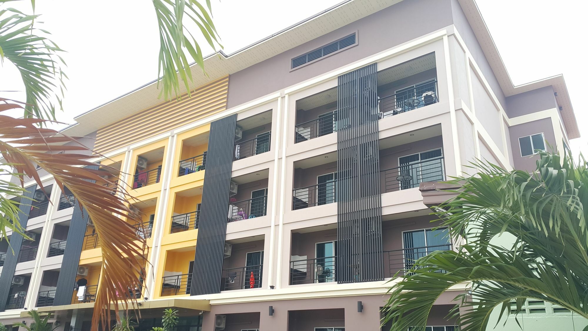 B Space Residence Nong Prue Exterior photo
